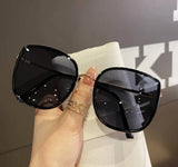 Simple Round Sunglasses: Black Brown